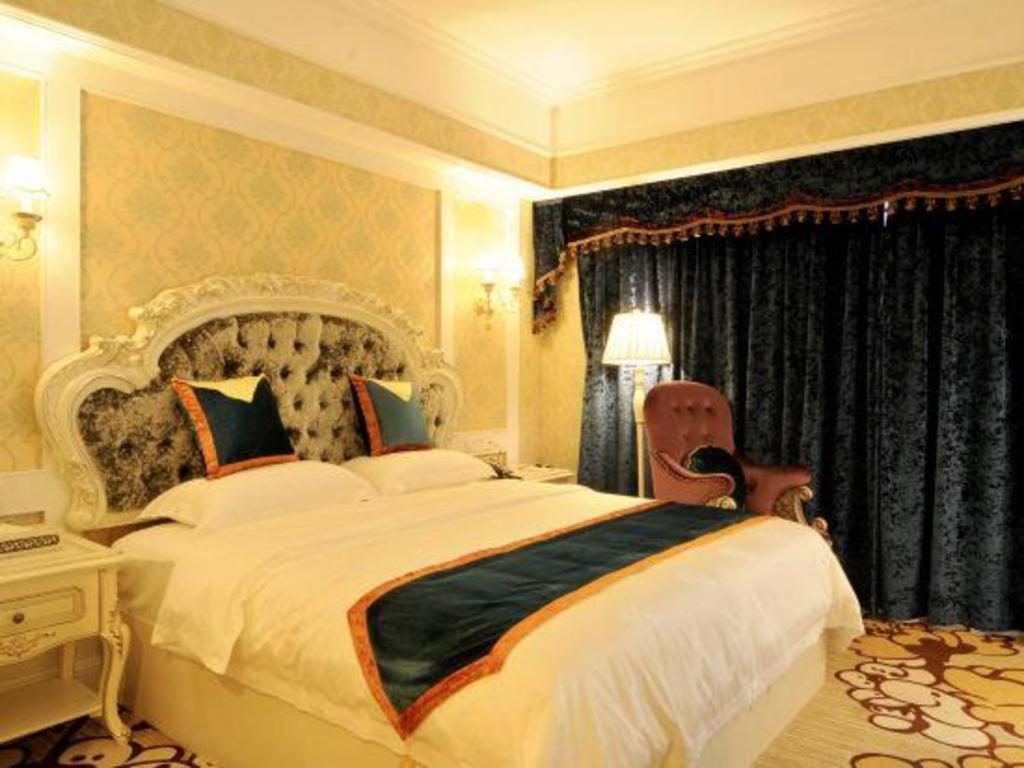 Chengdu French Theme Gold Palace Exterior photo