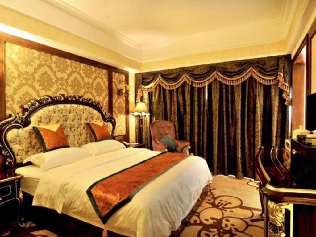 Chengdu French Theme Gold Palace Exterior photo