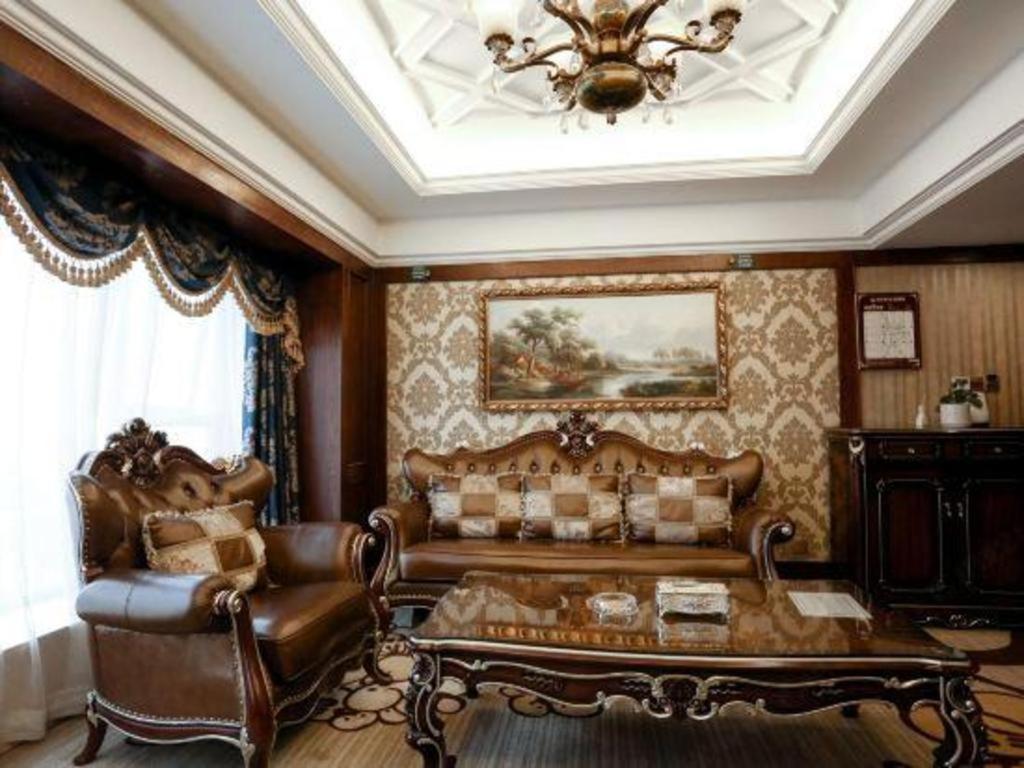 Chengdu French Theme Gold Palace Exterior photo