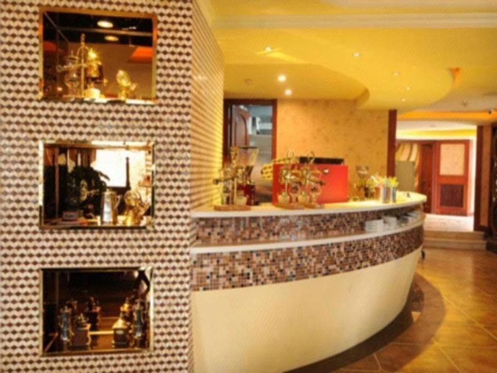 Chengdu French Theme Gold Palace Exterior photo