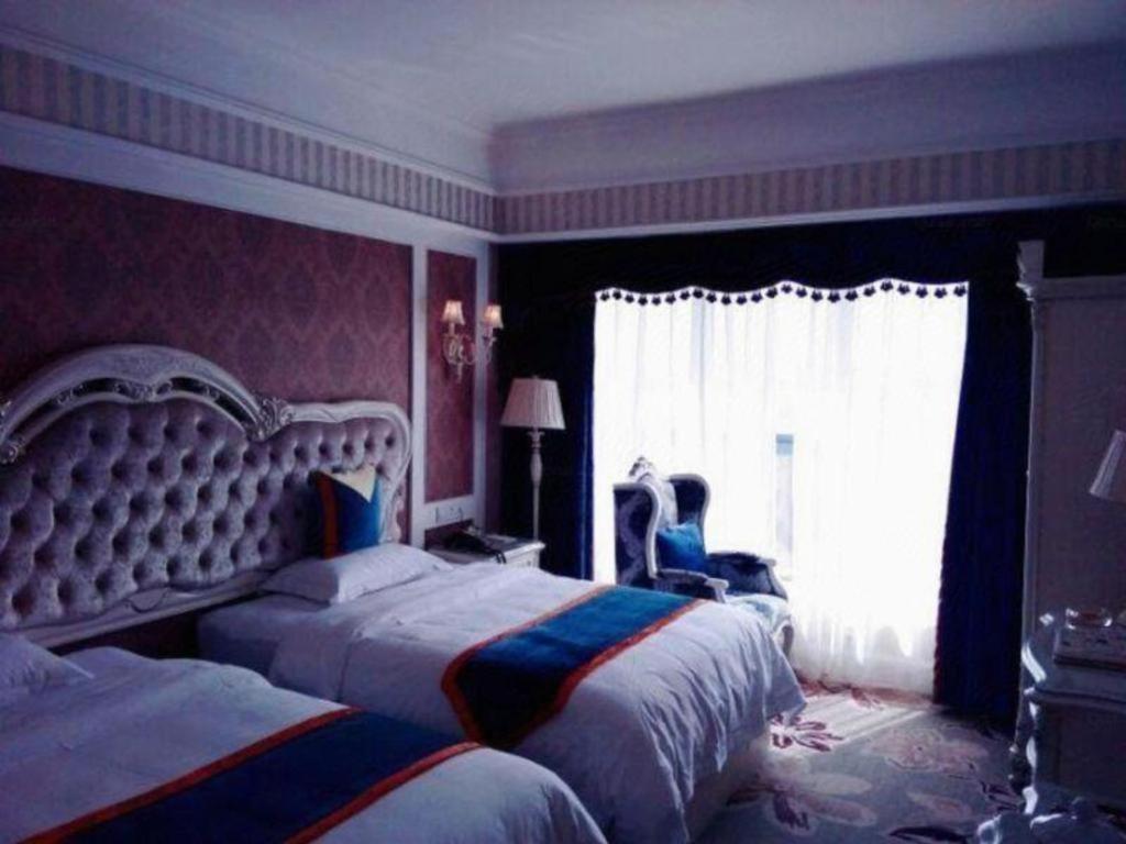 Chengdu French Theme Gold Palace Exterior photo